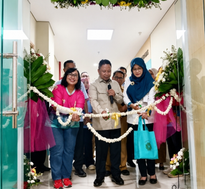Wali Kota Depok, Supian Suri, saat peresmian Sport Clinic dan Wellness Center RS Hermina Depok, pada Senin (25/5/26).