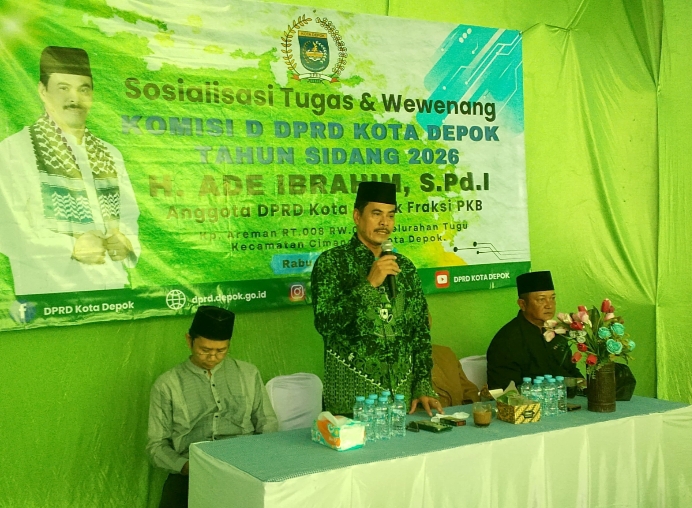 Anggota Komisi D DPRD Kota Depok dari Fraksi PKB, H. Ade Ibrahim, S.Pd.I., saat menggelar Sosialisasi Tugas dan Wewenang Komisi D DPRD Kota Depok Tahun Sidang 2026 di Kampung Areman, RT 008 RW 007, Kelurahan Tugu, Kecamatan Cimanggis, Rabu (1/7/2026).