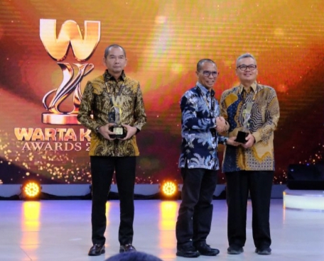 PT Tirta Asasta Depok berhasil meraih Anugerah Transformasi Korporasi dan Tata Kelola BUMD Menuju IPO pada ajang Warta Kota Award 2026 yang digelar di Jakarta, Senin (6/7/2026).