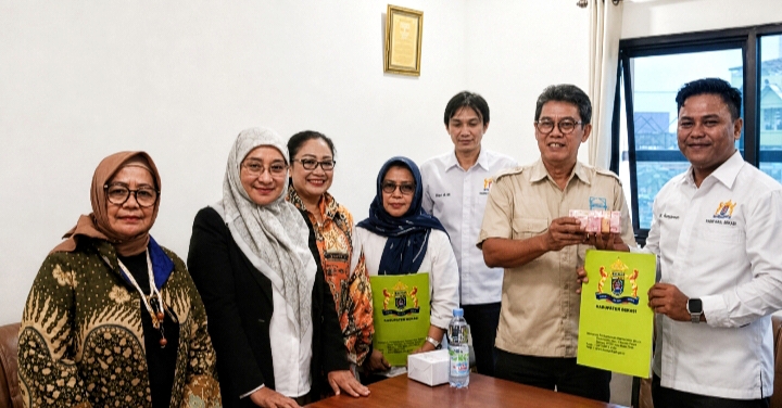 Bakal Calon Ketua Kadon Depok, dr. Karlina, MARS resmi menjadi pendaftar pertama dalam penjaringan bakal calon Ketua Kadin Kota Depok yang berlangsung di Sekretariat Kadin Depok, Ruko Graha Depok Mas, Jalan AR Hakim, Kamis (9/7/2026).