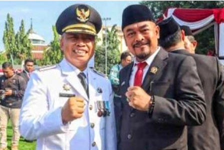 Walikota Depok (Supian Suri) bersama Ketua Fraksi Gerindra Depok sekaligus Anggota Komisi A DPRD Kota Depok, H. Edi Masturo.