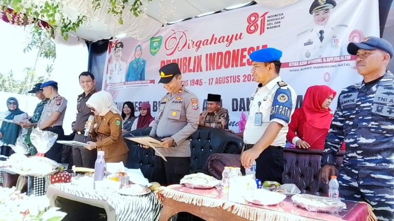 Ribuan Warga Antusias Saksikan Giat Parade Karnaval Sambut HUT Ke-81 RI di Natal