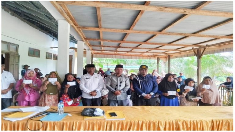 Baznas Madina Salurkan Bantuan Madina Peduli dan Madina Makmur di Sinunukan