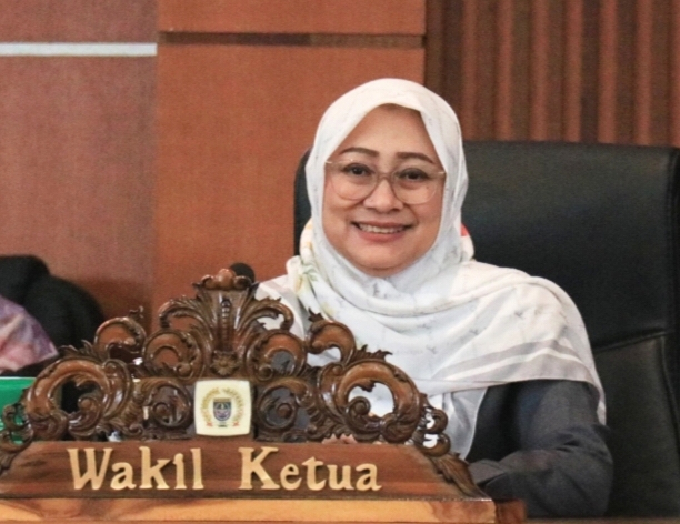 Wakil Ketua DPRD Kota Depok sekaligus Ketua DPC PDI Perjuangan Kota Depok, Hj. Yuni Indriany, S.E., M.Si.