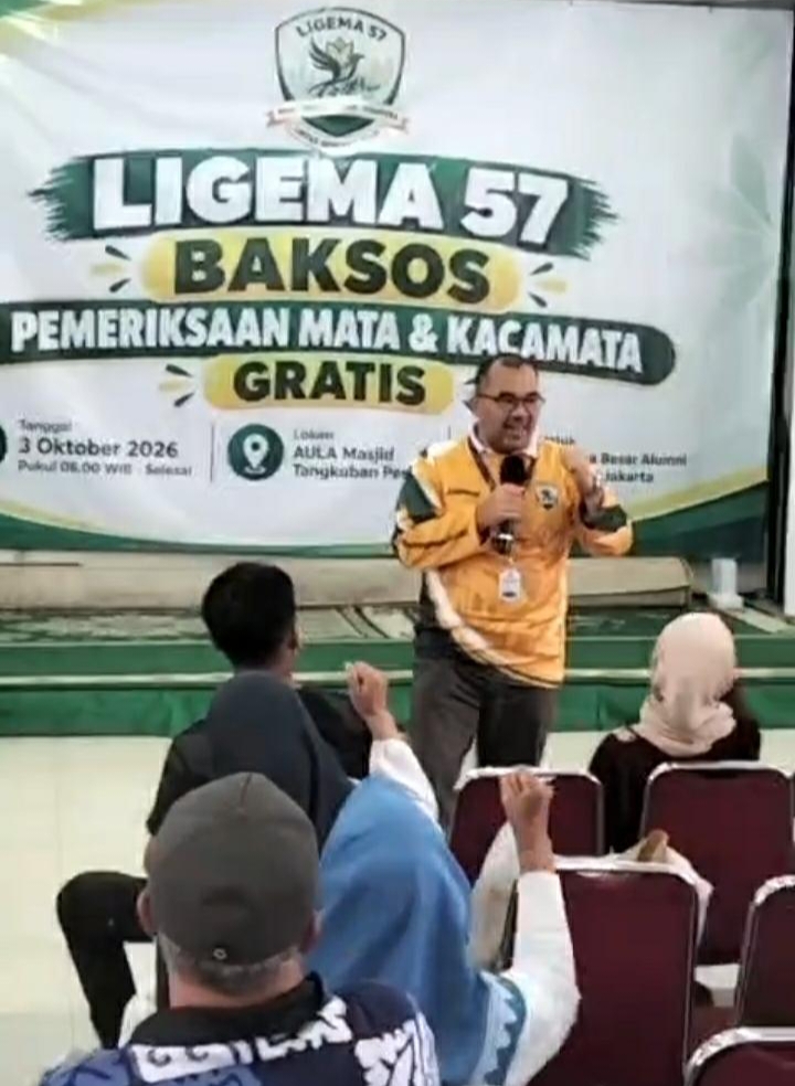 Ketua Umum LIGEMA Zainal Arifin, saat sambutan Bakti sosial pemeriksaan mata dan pembagian kacamata gratis digelar di Aula Masjid Tangkuban Perahu, Jalan Taman Tangkuban Perahu, Guntur, Jakarta Selatan, Sabtu (3/10/2026).